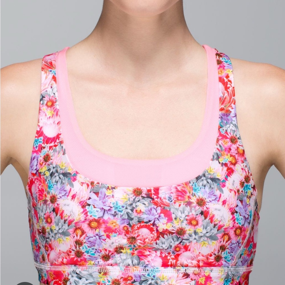 Rare Lululemon Athletica Run:
Stuff Your Bra Il Flowabunga Mini Pink Floral